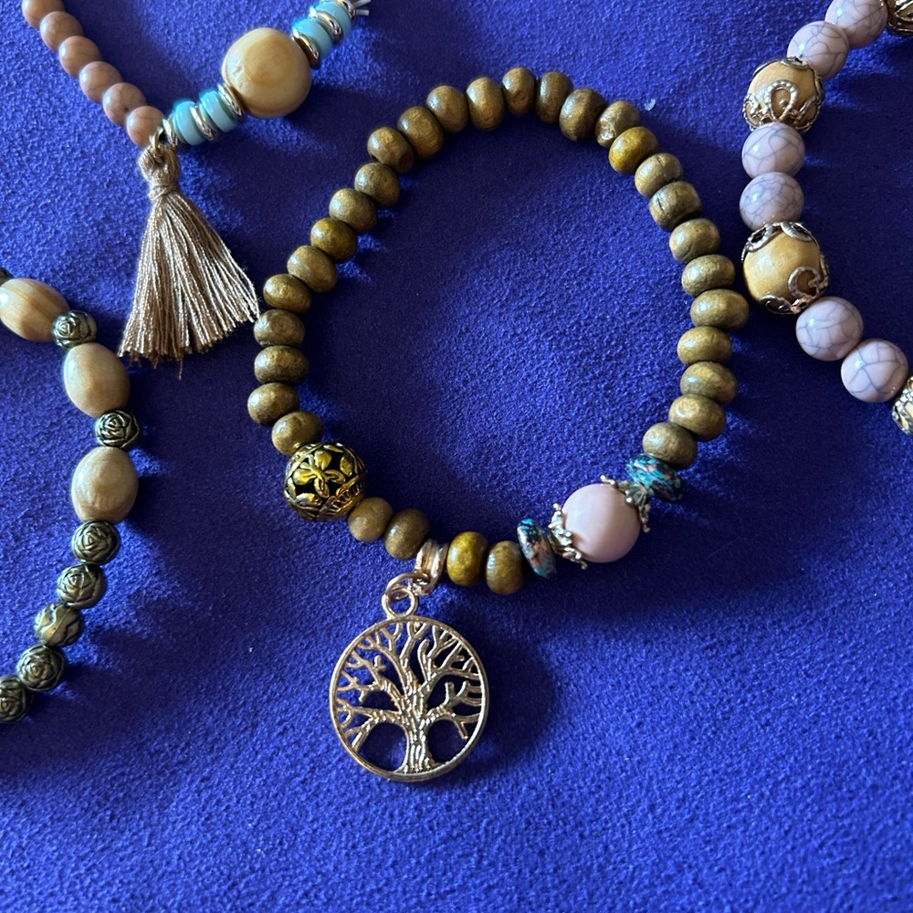 Tree of Life Gold-Beaded Stretch Bracelet with Pink Accent
